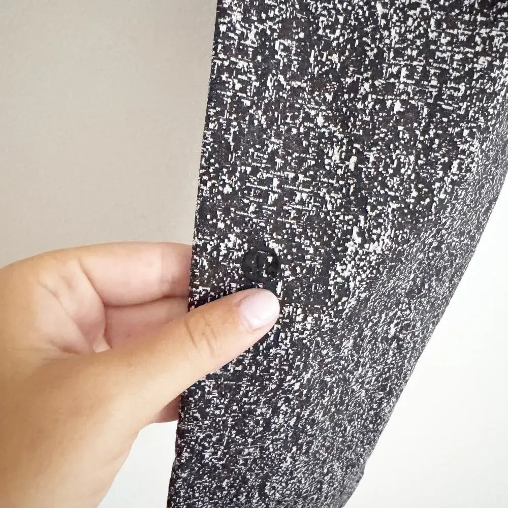 LULULEMON Jet Crop Pant Power Luxtreme Suited Jacquard Black White 4